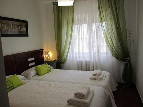 Tres Hermanos Con Piscina Privada 佩拉布若瓦 外观 照片