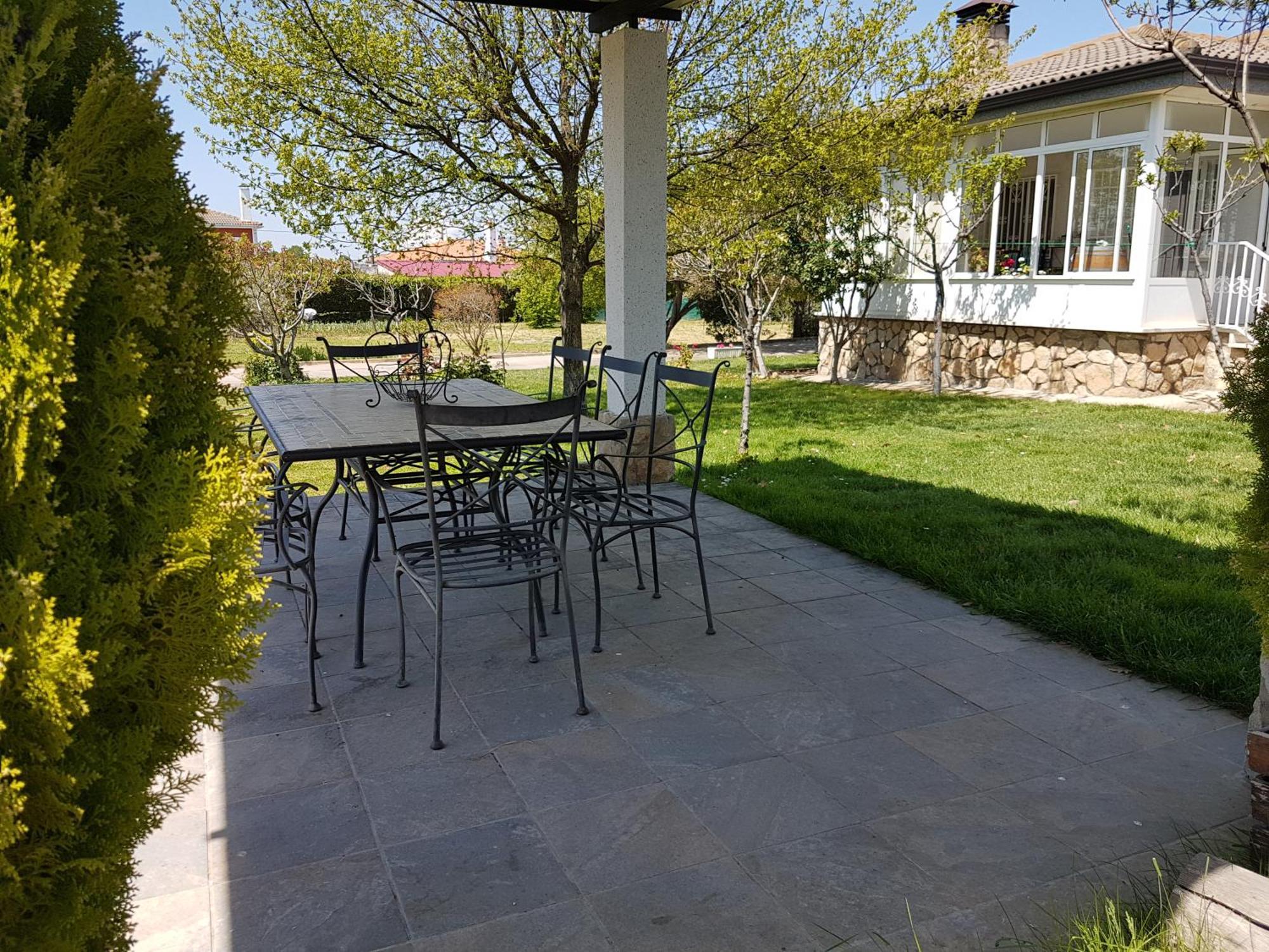 Tres Hermanos Con Piscina Privada 佩拉布若瓦 外观 照片