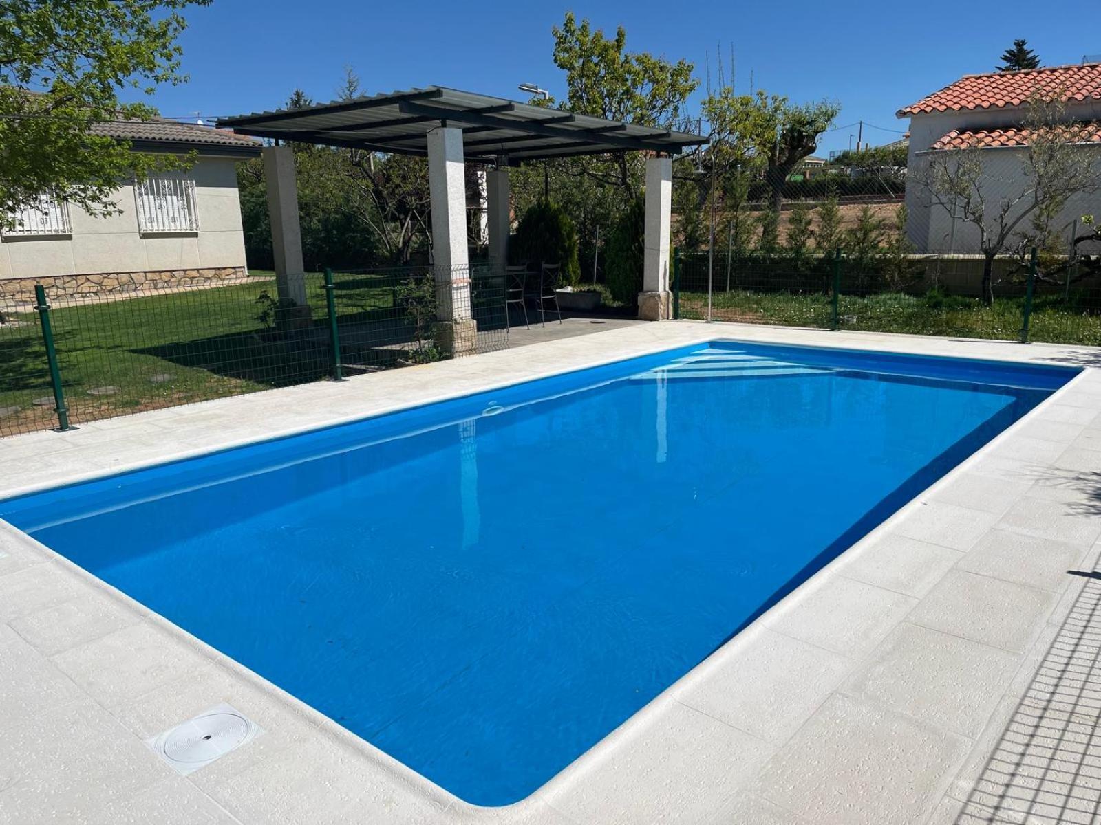 Tres Hermanos Con Piscina Privada 佩拉布若瓦 外观 照片