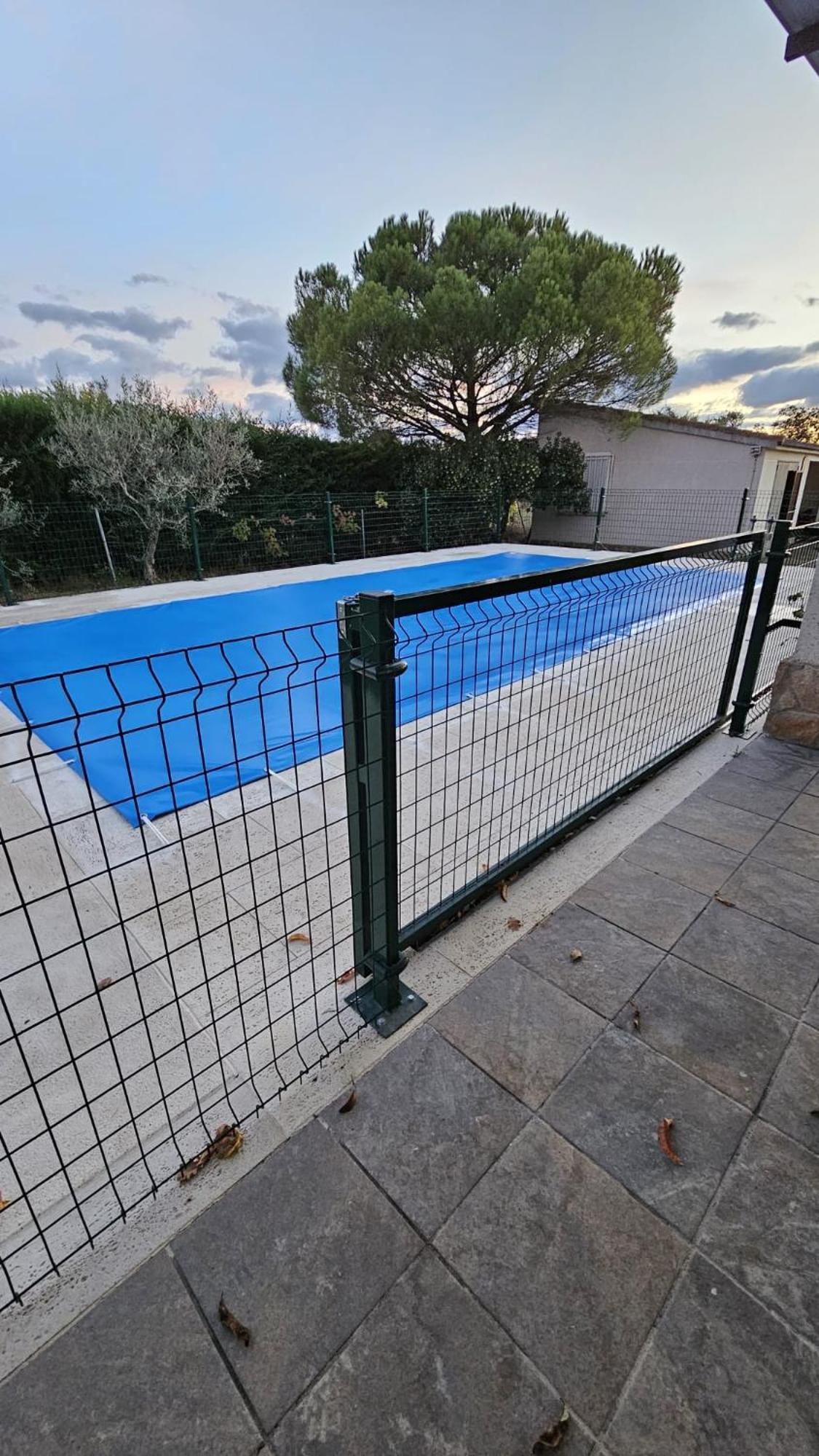 Tres Hermanos Con Piscina Privada 佩拉布若瓦 外观 照片