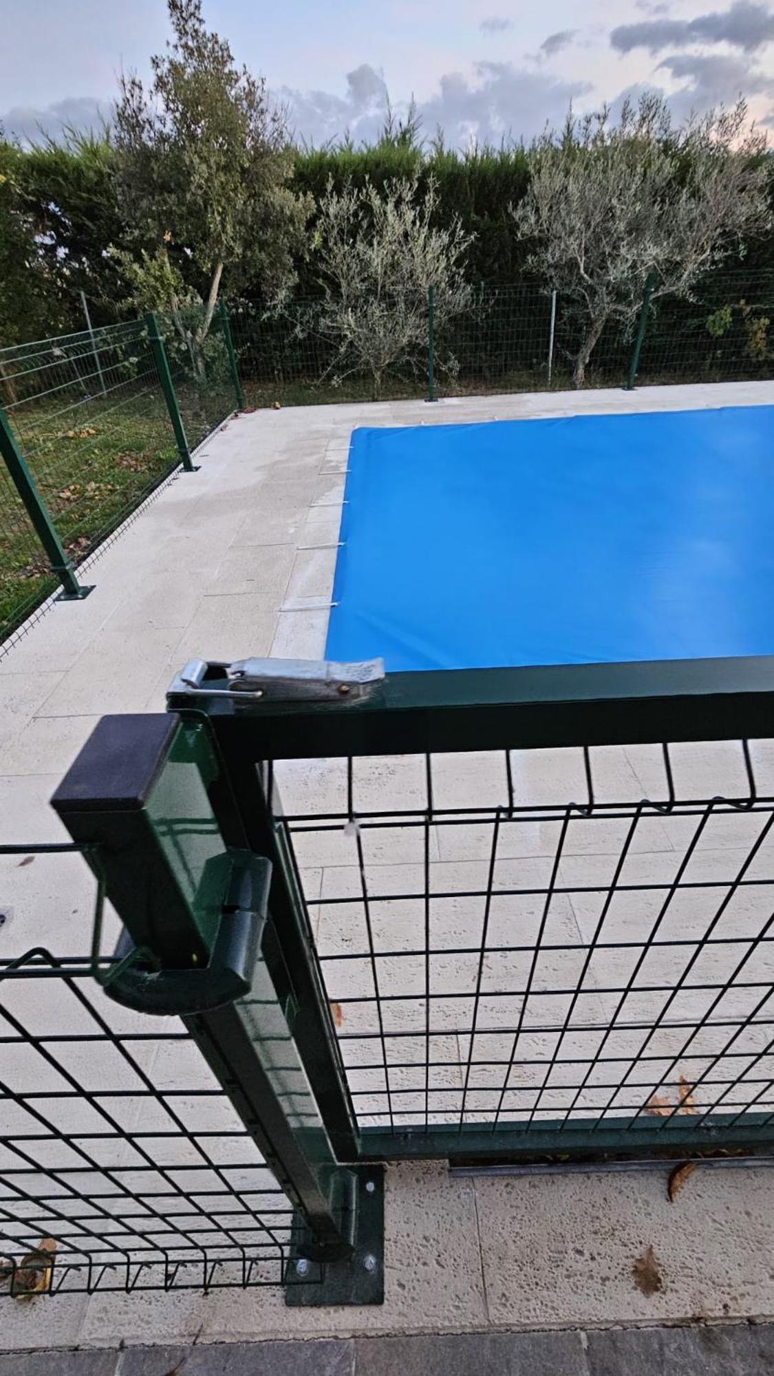 Tres Hermanos Con Piscina Privada 佩拉布若瓦 外观 照片